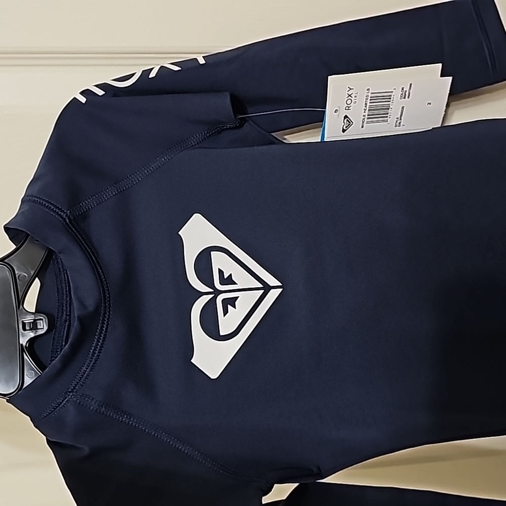 Roxy Girls long sleeves Rashguard size 2